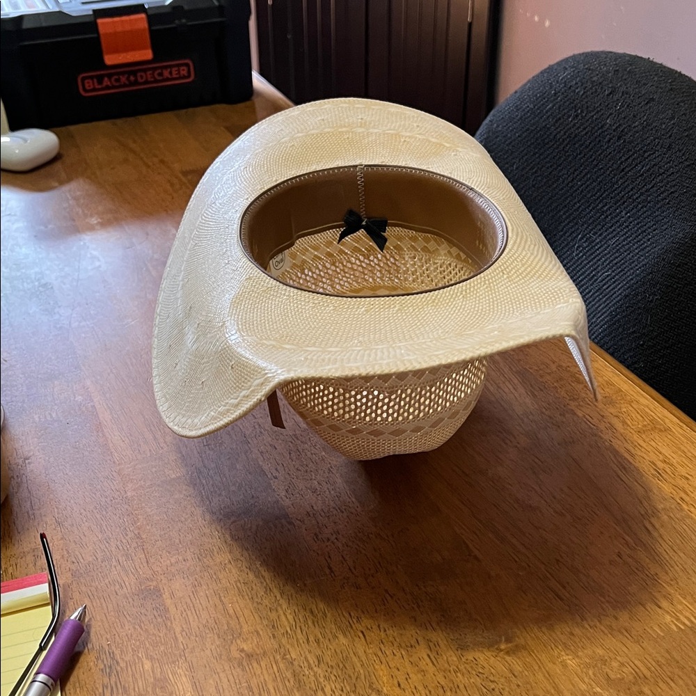 Elegant Cream Women's Sun Hat